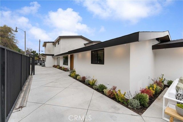 2642 Queen Street, Los Angeles, CA 90039