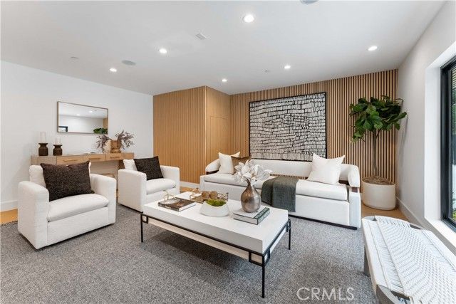 2642 Queen Street, Los Angeles, CA 90039