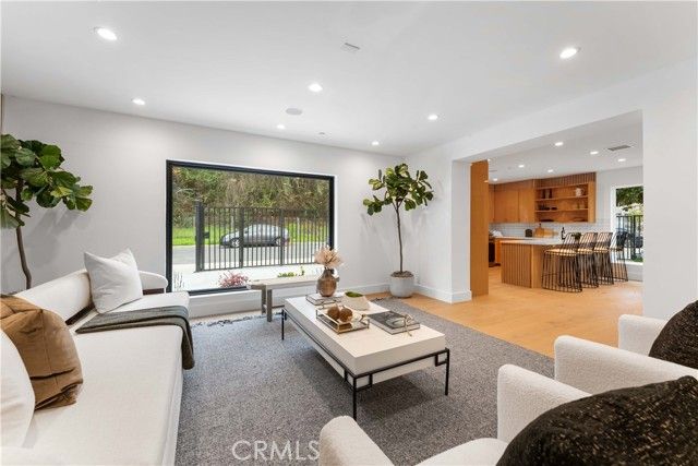 2642 Queen Street, Los Angeles, CA 90039