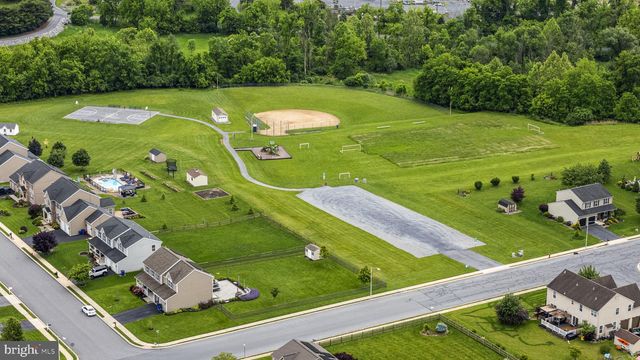 143 NANTUCKET DR, Reading, PA 19605