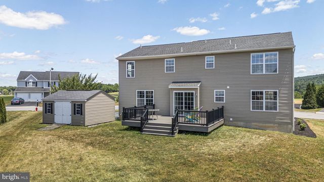 143 NANTUCKET DR, Reading, PA 19605