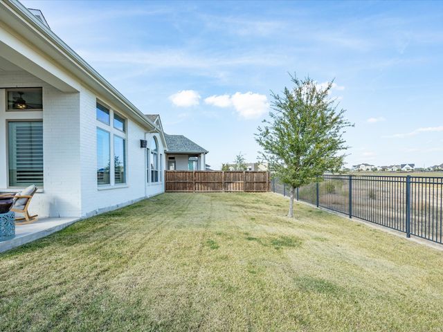 2325 Offerande Drive, Fort Worth, TX 76008