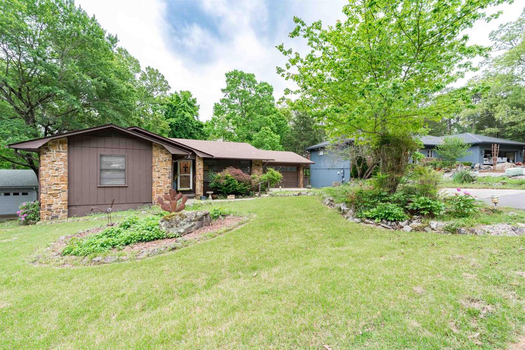 6 Badalona Lane, Hot Springs Village, AR 71909