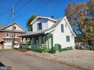 30 CLUBHOUSE LN, Ridgeley, WV 26753