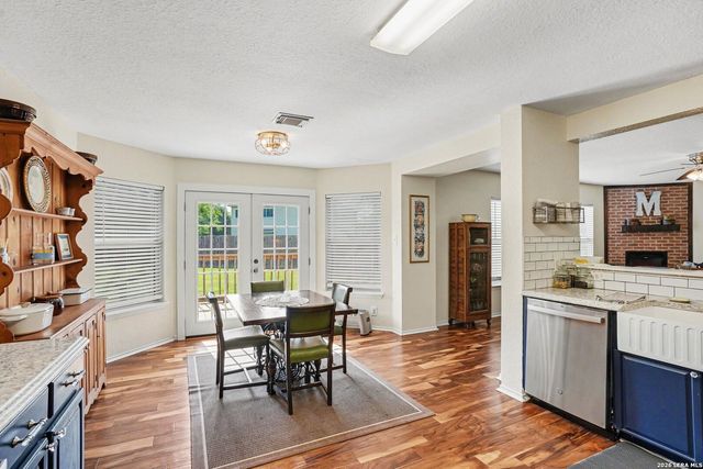 386 Copper Bluff Dr, New Braunfels, TX 78130