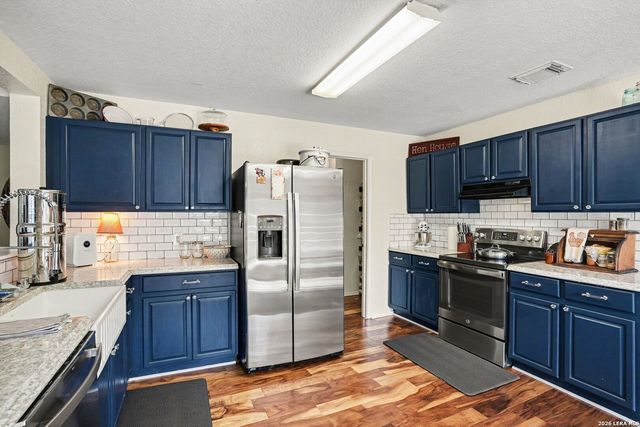 386 Copper Bluff Dr, New Braunfels, TX 78130