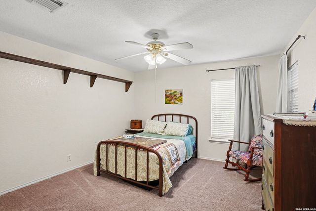 386 Copper Bluff Dr, New Braunfels, TX 78130