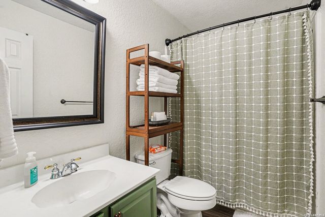 386 Copper Bluff Dr, New Braunfels, TX 78130