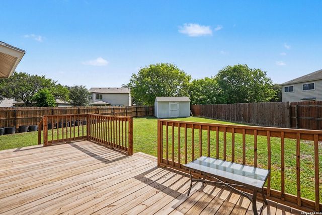 386 Copper Bluff Dr, New Braunfels, TX 78130