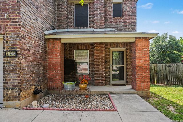 386 Copper Bluff Dr, New Braunfels, TX 78130