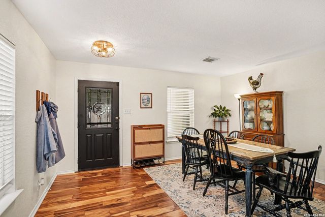 386 Copper Bluff Dr, New Braunfels, TX 78130