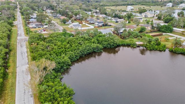 4935 LARGO TERRACE, New Port Richey, FL 34652