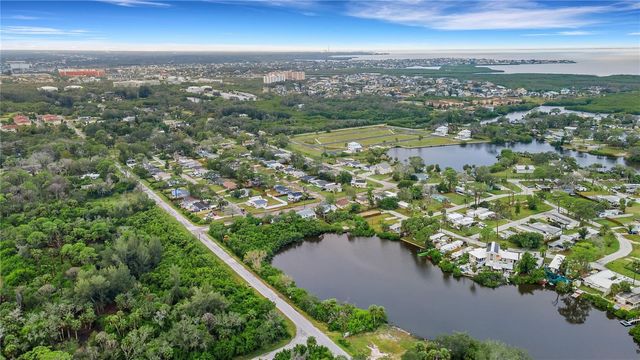 4935 LARGO TERRACE, New Port Richey, FL 34652