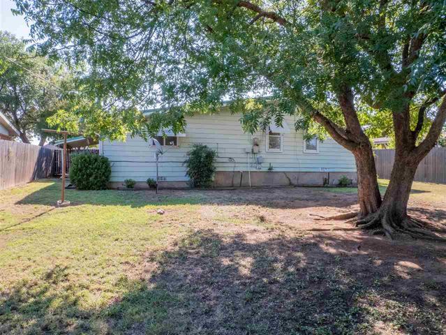 1620 NW 38th Street, Lawton, OK 73505