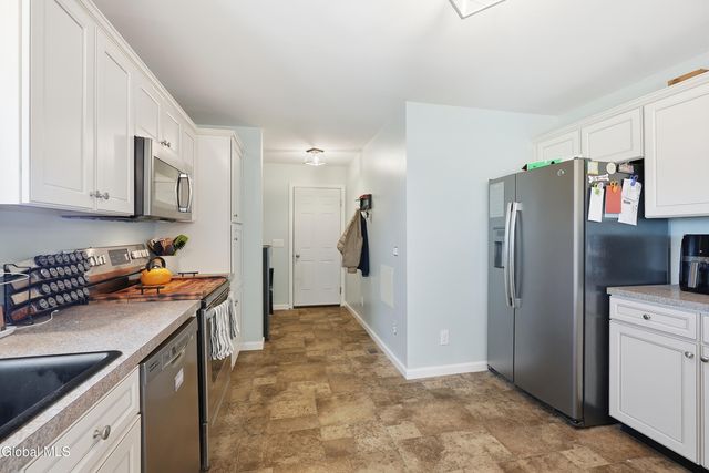 5 Line Drive, Brunswick, NY 12180