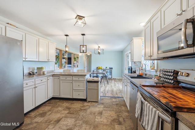 5 Line Drive, Brunswick, NY 12180