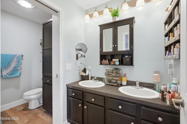 5 Line Drive, Brunswick, NY 12180