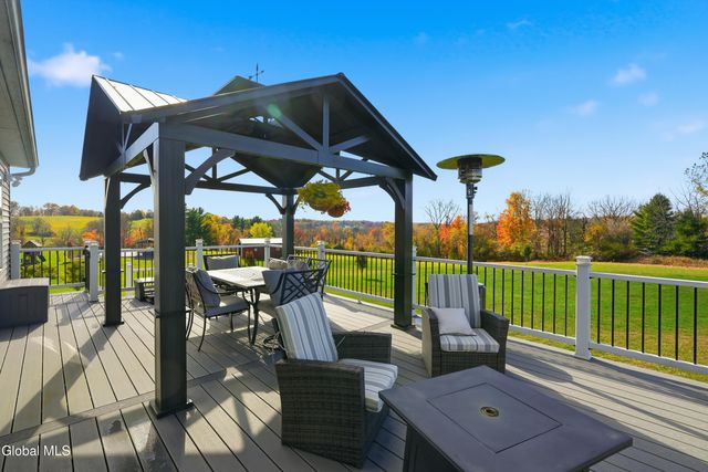 5 Line Drive, Brunswick, NY 12180