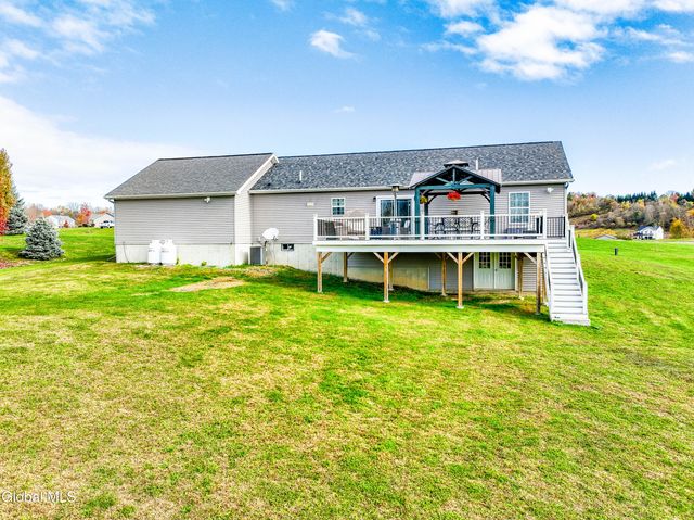 5 Line Drive, Brunswick, NY 12180