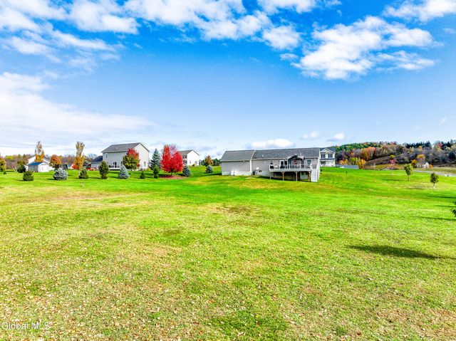 5 Line Drive, Brunswick, NY 12180