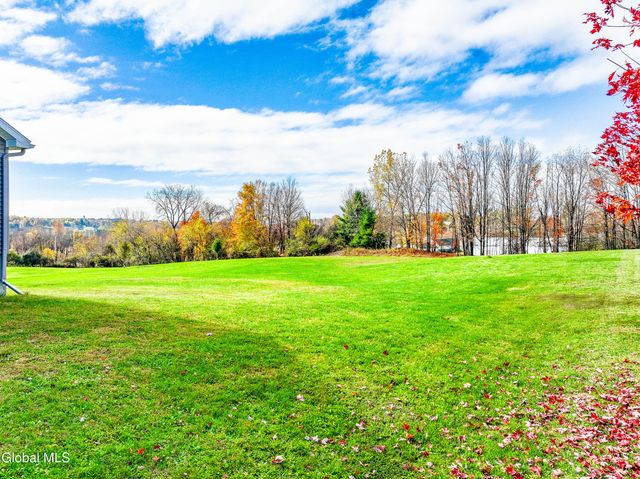 5 Line Drive, Brunswick, NY 12180