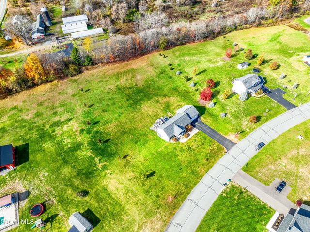 5 Line Drive, Brunswick, NY 12180