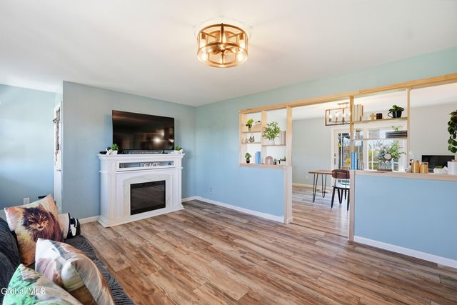 5 Line Drive, Brunswick, NY 12180