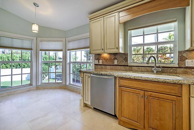 495 Zephyr Way, Juno Beach, FL 33408