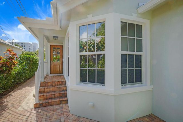 495 Zephyr Way, Juno Beach, FL 33408