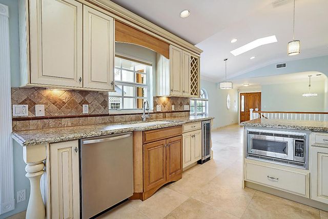 495 Zephyr Way, Juno Beach, FL 33408