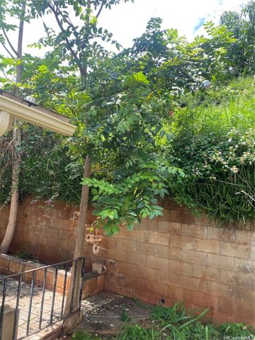 94-794 Kaaka Street, Waipahu, HI 96797