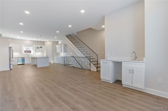 1740 12th AVE, Tuscaloosa, AL 35401