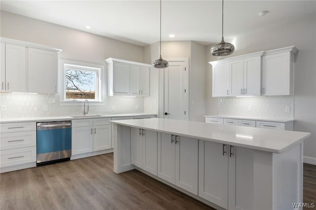 1740 12th AVE, Tuscaloosa, AL 35401