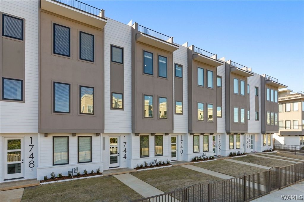 1740 12th AVE, Tuscaloosa, AL 35401