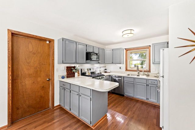 25326 W Loomis ROAD, Waterford, WI 53185
