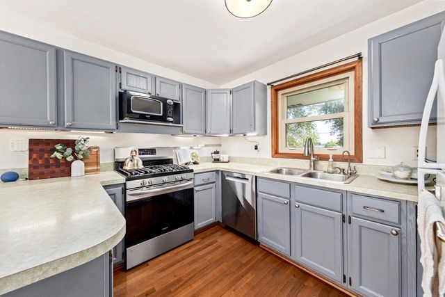 25326 W Loomis ROAD, Waterford, WI 53185
