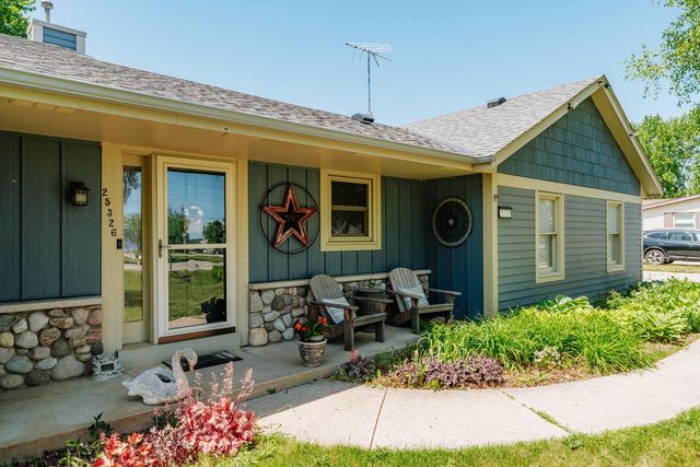 25326 W Loomis ROAD, Waterford, WI 53185
