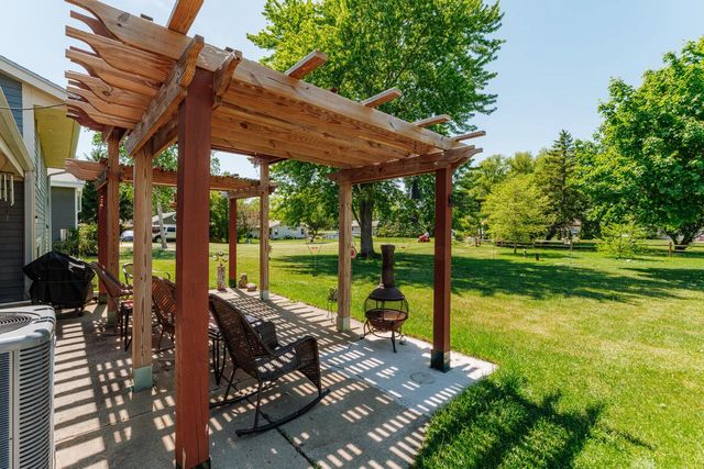 25326 W Loomis ROAD, Waterford, WI 53185