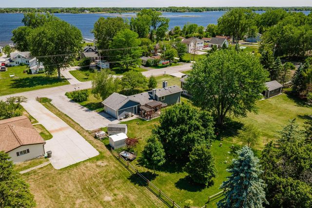 25326 W Loomis ROAD, Waterford, WI 53185