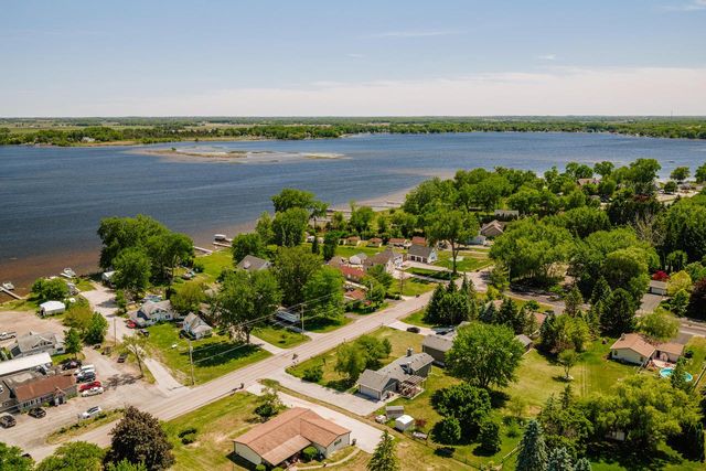 25326 W Loomis ROAD, Waterford, WI 53185