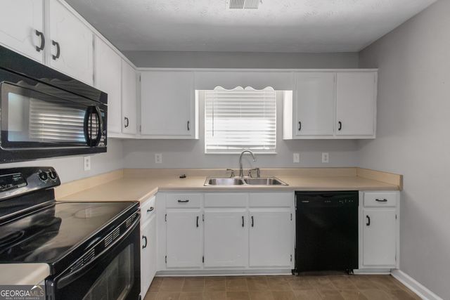 585 Mountainview Drive, Covington, GA 30016
