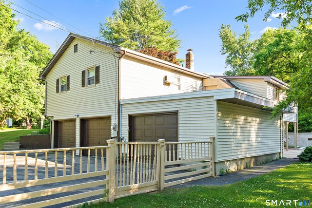 52 Caribou Drive, Norwich, CT 06360