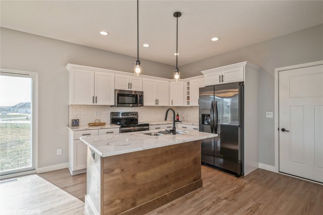 2339 Roycroft Alley, Marion, IA 52302