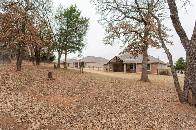 8710 Overlook Drive, Guthrie, OK 73044