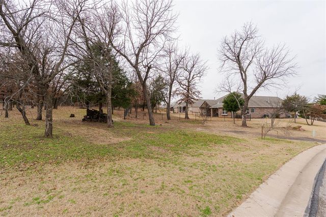 8710 Overlook Drive, Guthrie, OK 73044