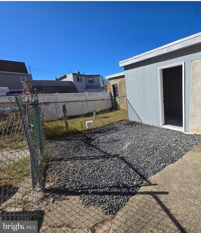 124 N SUSSEX ST, GLOUCESTER CITY, NJ 08030 — photo 4