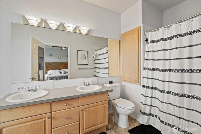 1704 135th Street E, Tacoma, WA 98445