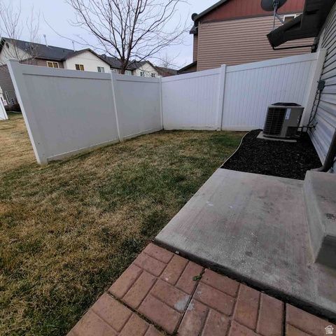 484 N COTTONWOOD CIR, Roosevelt, UT 84066