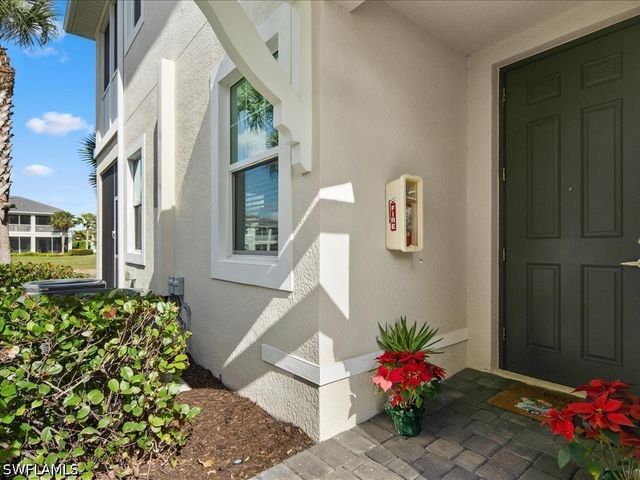 6960 Avalon CIR 801, Naples, FL 34112