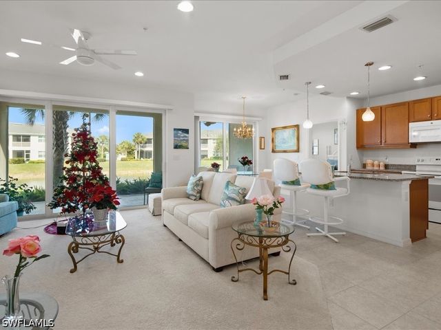 6960 Avalon CIR 801, Naples, FL 34112